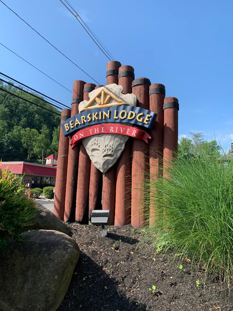 Bearskin Lodge on the River in Gatlinburg, TN